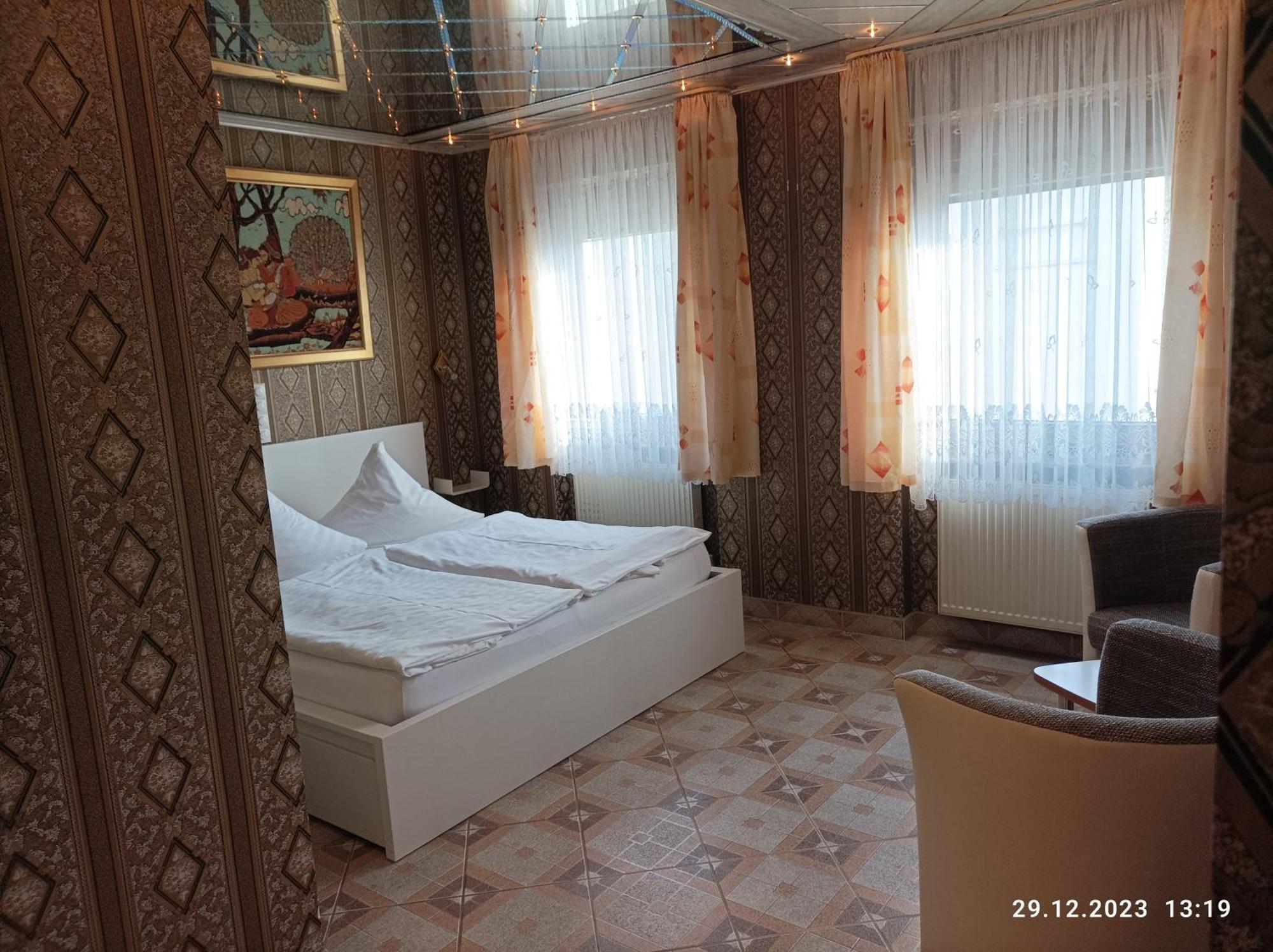 Central Hotel Schwetzingen Eksteriør bilde